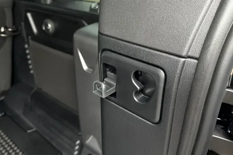  Land Rover Defender 110 4.4 P635 V8 MHEV OCTA Auto 4WD Euro 6 (s/s) 5dr Thumbnail #39