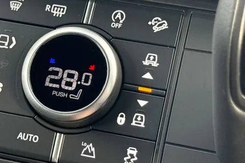  Land Rover Defender 110 3.0 D350 MHEV Trophy Edition Deep Sandglow Auto 4WD Euro 6 (s/s) 5dr Thumbnail #40