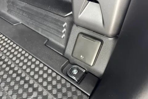  Land Rover Defender 110 4.4 P635 V8 MHEV OCTA Auto 4WD Euro 6 (s/s) 5dr Thumbnail #40