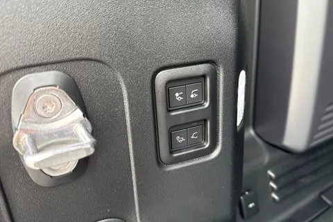  Land Rover Defender 110 4.4 P635 V8 MHEV OCTA Auto 4WD Euro 6 (s/s) 5dr Thumbnail #41