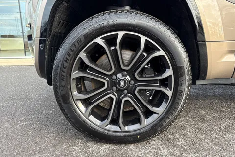  Land Rover Defender 110 4.4P V8 MHEV OCTA Auto 4WD Euro 6 (s/s) 5dr Thumbnail #43