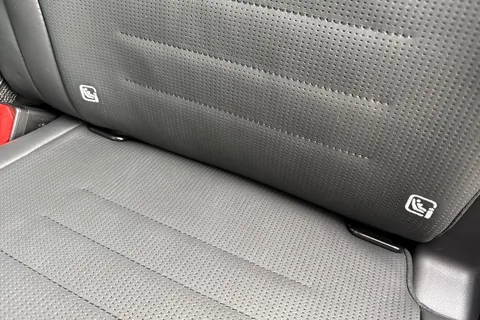  Land Rover Defender 110 4.4P V8 MHEV OCTA Auto 4WD Euro 6 (s/s) 5dr Thumbnail #44