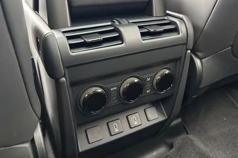  Land Rover Defender 110 4.4 P635 V8 MHEV OCTA Auto 4WD Euro 6 (s/s) 5dr Thumbnail #43