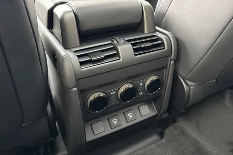  Land Rover Defender 110 4.4P V8 MHEV OCTA Auto 4WD Euro 6 (s/s) 5dr Thumbnail #45