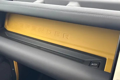  Land Rover Defender 110 3.0 D350 MHEV Trophy Edition Deep Sandglow Auto 4WD Euro 6 (s/s) 5dr Thumbnail #46