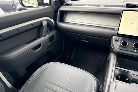  Land Rover Defender 110 4.4 P635 V8 MHEV OCTA Auto 4WD Euro 6 (s/s) 5dr Thumbnail #45