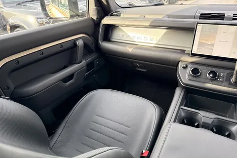  Land Rover Defender 110 4.4P V8 MHEV OCTA Auto 4WD Euro 6 (s/s) 5dr Thumbnail #48