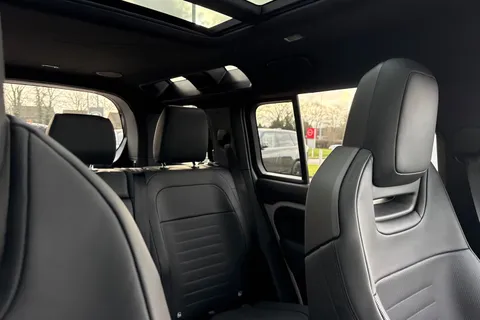  Land Rover Defender 110 4.4 P635 V8 MHEV OCTA Auto 4WD Euro 6 (s/s) 5dr Thumbnail #54