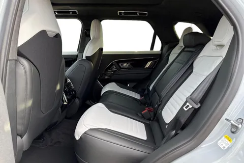  Land Rover Range Rover Sport 4.4P V8 MHEV SV Auto 4WD Euro 6 (s/s) 5dr Thumbnail #5