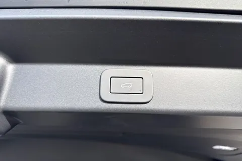  Land Rover Range Rover Sport 4.4P V8 MHEV SV Auto 4WD Euro 6 (s/s) 5dr Thumbnail #25