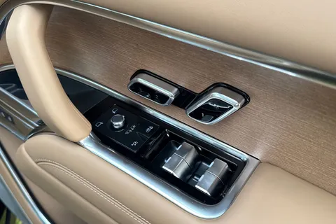  Land Rover Range Rover 4.4 P615 V8 SV Auto 4WD Euro 6 (s/s) 5dr Thumbnail #28