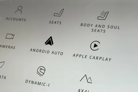  Land Rover Range Rover Sport 4.4P V8 MHEV SV Auto 4WD Euro 6 (s/s) 5dr Thumbnail #32