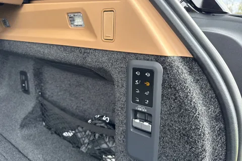  Land Rover Range Rover 4.4 P615 V8 SV Auto 4WD Euro 6 (s/s) 5dr Thumbnail #34