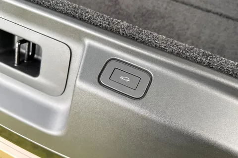  Land Rover Range Rover 4.4 P615 V8 SV Auto 4WD Euro 6 (s/s) 5dr Thumbnail #36