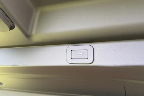  Land Rover Range Rover 4.4 P615 V8 SV Auto 4WD Euro 6 (s/s) 5dr Thumbnail #37