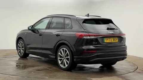 YY72BUV Audi Q4 e-tron Q4  Edition 1 40 e-tron  150,00 kW Thumbnail #3