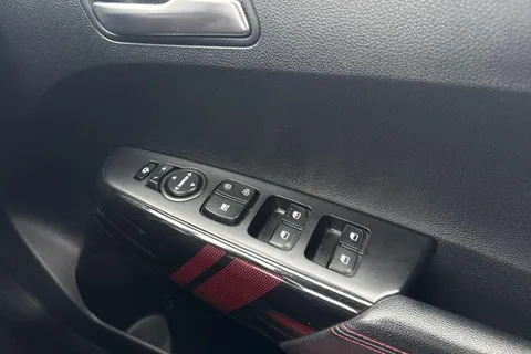 DP67BWM Kia Picanto 1.0 GT-Line Euro 6 5dr Thumbnail #19