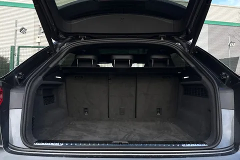 7 of 66 for Audi RS Q8 SUV performance Carbon Vorsprung 640 PS tiptronic