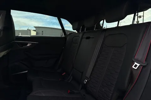 19 of 66 for Audi RS Q8 SUV performance Carbon Vorsprung 640 PS tiptronic