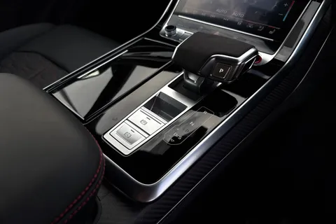 23 of 66 for Audi RS Q8 SUV performance Carbon Vorsprung 640 PS tiptronic