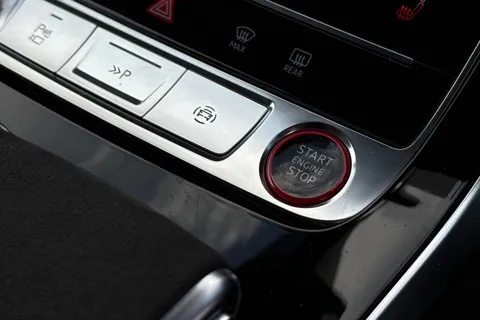 43 of 66 for Audi RS Q8 SUV performance Carbon Vorsprung 640 PS tiptronic