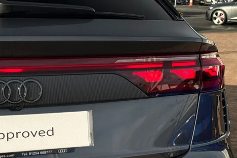 49 of 66 for Audi RS Q8 SUV performance Carbon Vorsprung 640 PS tiptronic