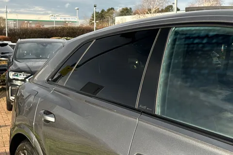 52 of 66 for Audi RS Q8 SUV performance Carbon Vorsprung 640 PS tiptronic