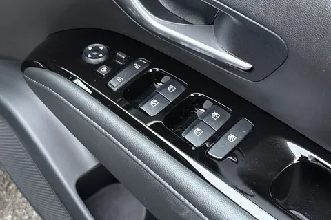 EA72LGC Hyundai Tucson 1.6 TGDi Plug-in Hybrid Ultimate 5dr 4WD Auto Thumbnail #24