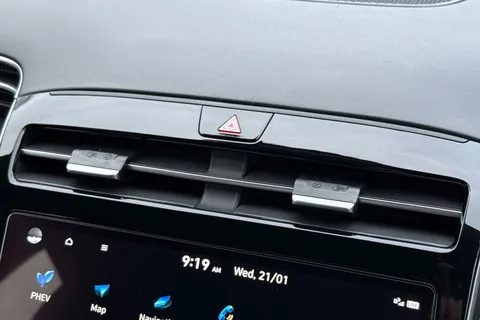 EA72LGC Hyundai Tucson 1.6 TGDi Plug-in Hybrid Ultimate 5dr 4WD Auto Thumbnail #45