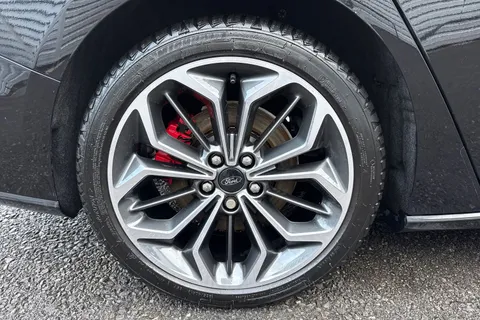 10 of 58 for Ford Focus 1.0T EcoBoost MHEV ST-Line Vignale Euro 6 (s/s) 5dr