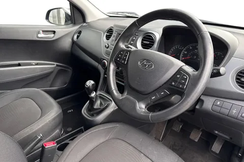 14 of 61 for Hyundai I10 1.0 Premium Euro 6 5dr