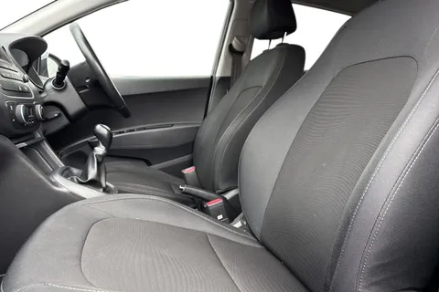 16 of 61 for Hyundai I10 1.0 Premium Euro 6 5dr