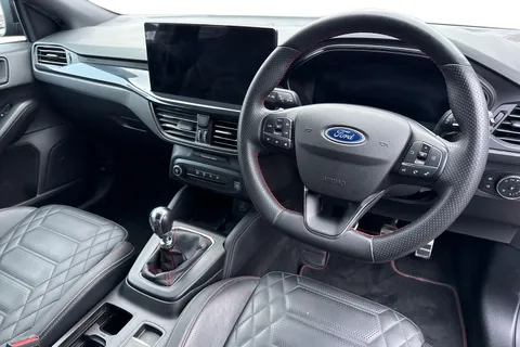 18 of 58 for Ford Focus 1.0T EcoBoost MHEV ST-Line Vignale Euro 6 (s/s) 5dr