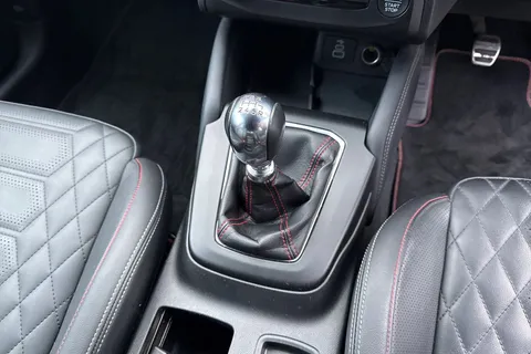 23 of 58 for Ford Focus 1.0T EcoBoost MHEV ST-Line Vignale Euro 6 (s/s) 5dr