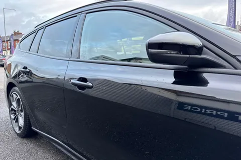 28 of 58 for Ford Focus 1.0T EcoBoost MHEV ST-Line Vignale Euro 6 (s/s) 5dr