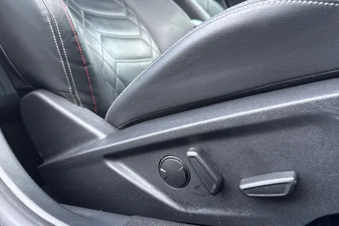 31 of 58 for Ford Focus 1.0T EcoBoost MHEV ST-Line Vignale Euro 6 (s/s) 5dr