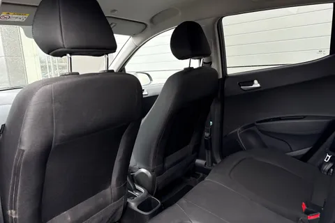 34 of 61 for Hyundai I10 1.0 Premium Euro 6 5dr