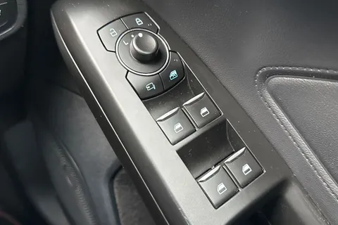 38 of 58 for Ford Focus 1.0T EcoBoost MHEV ST-Line Vignale Euro 6 (s/s) 5dr