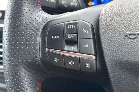 43 of 58 for Ford Focus 1.0T EcoBoost MHEV ST-Line Vignale Euro 6 (s/s) 5dr