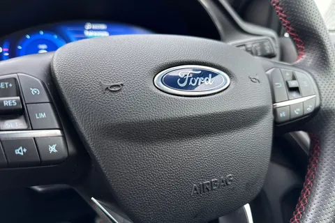 50 of 58 for Ford Focus 1.0T EcoBoost MHEV ST-Line Vignale Euro 6 (s/s) 5dr