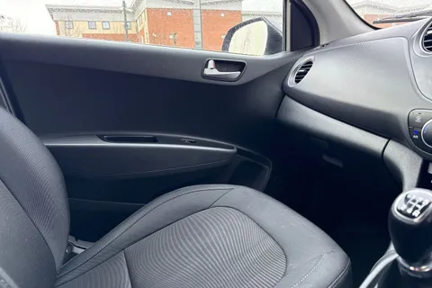 54 of 61 for Hyundai I10 1.0 Premium Euro 6 5dr