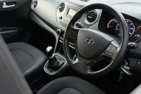 58 of 61 for Hyundai I10 1.0 Premium Euro 6 5dr