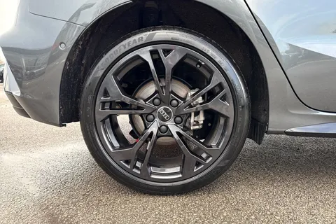 LT75ZWZ Audi A3 Black Edition 40 TFSI e  204 PS S tronic Thumbnail #11