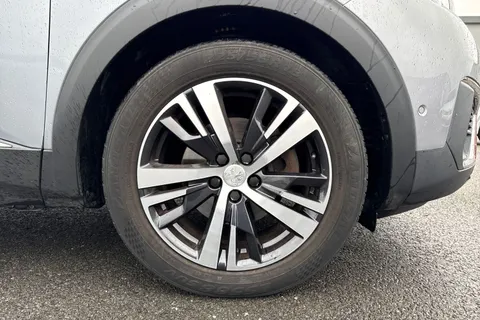 LT18FDD PEUGEOT 5008 1.6 BlueHDi Allure Euro 6 (s/s) 5dr Thumbnail #10