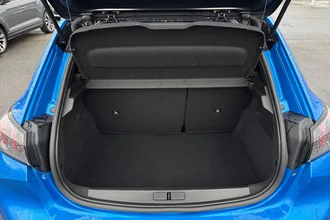 FL71YAY PEUGEOT e-208 50kWh GT Auto 5dr Thumbnail #7