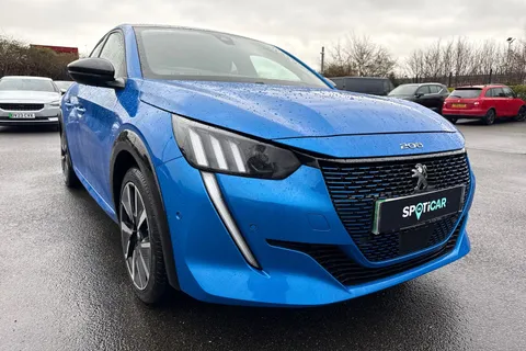 FL71YAY PEUGEOT e-208 50kWh GT Auto 5dr Thumbnail #9