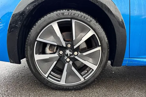 FL71YAY PEUGEOT e-208 50kWh GT Auto 5dr Thumbnail #12
