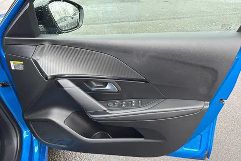 FL71YAY PEUGEOT e-208 50kWh GT Auto 5dr Thumbnail #21