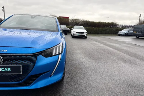 FL71YAY PEUGEOT e-208 50kWh GT Auto 5dr Thumbnail #26