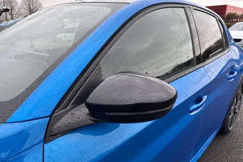 FL71YAY PEUGEOT e-208 50kWh GT Auto 5dr Thumbnail #29